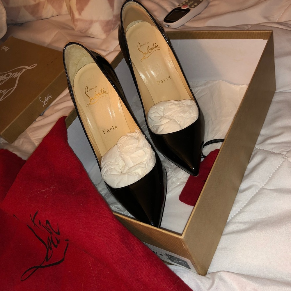 So kate black louboutins
